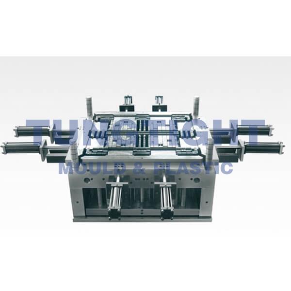 Plastic injection pallet mould